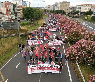 17-07-05 ManifaFolgaMetalFerrol01.jpg